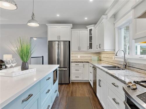 168 Moores Road, York, ON - Indoor Photo Showing Kitchen With Double Sink With Upgraded Kitchen