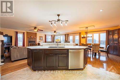 2511 Principale Street, Alfred And Plantagenet, ON - Indoor Photo Showing Kitchen