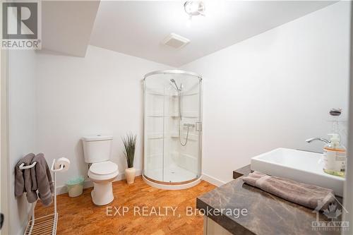 2511 Principale Street, Alfred And Plantagenet, ON - Indoor Photo Showing Bathroom