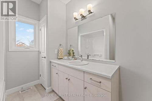 14 Vida Street, Chatham-Kent, ON - Indoor Photo Showing Bathroom