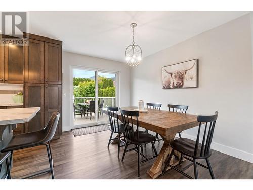 3110 6 Avenue Se, Salmon Arm, BC - Indoor Photo Showing Dining Room