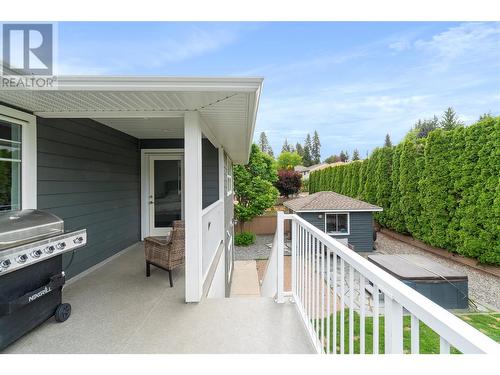 3110 6 Avenue Se, Salmon Arm, BC - Outdoor With Exterior