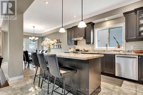 920 Stone Church Road E, Hamilton, ON - Indoor Photo Showing Kitchen With Upgraded Kitchen