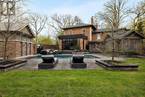 62 Bond Street W, Kawartha Lakes, ON - Outdoor With In Ground Pool