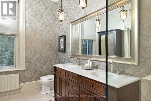 62 Bond Street W, Kawartha Lakes, ON - Indoor Photo Showing Bathroom