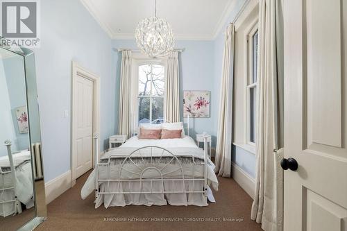 62 Bond Street W, Kawartha Lakes, ON - Indoor Photo Showing Bedroom