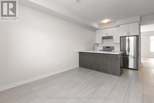 27 - 590 North Service Road, Hamilton (Stoney Creek), ON - Indoor Photo Showing Kitchen With Stainless Steel Kitchen