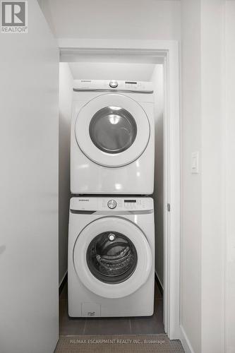 27 - 590 North Service Road, Hamilton (Stoney Creek), ON - Indoor Photo Showing Laundry Room