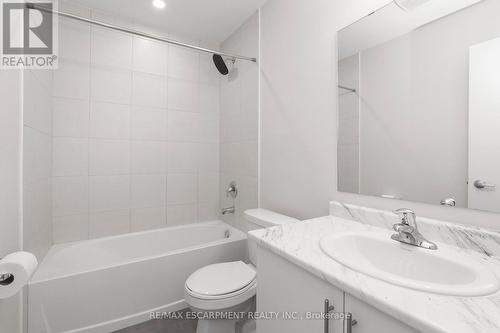 27 - 590 North Service Road, Hamilton (Stoney Creek), ON - Indoor Photo Showing Bathroom