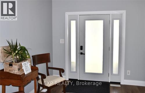 207 Essex Street, Sarnia, ON - Indoor Photo Showing Other Room