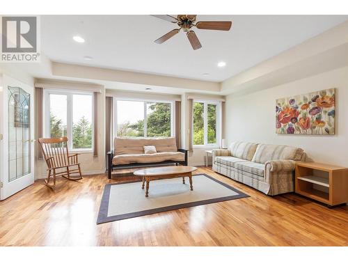 12857 Oyama Road, Lake Country, BC - Indoor Photo Showing Living Room