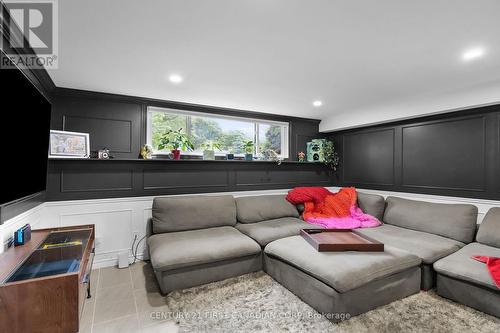 15 Killarney Road, London, ON - Indoor Photo Showing Living Room
