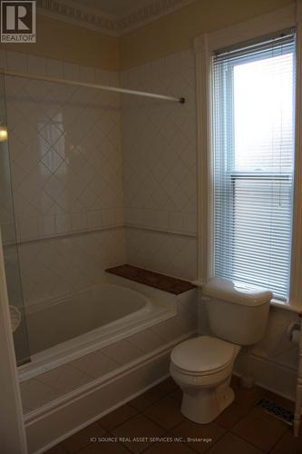 25 Beaconsfield Avenue, London, ON - Indoor Photo Showing Bathroom