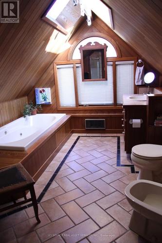 25 Beaconsfield Avenue, London, ON - Indoor Photo Showing Bathroom