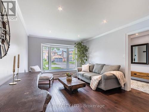 3140 Longmeadow Road, Burlington, ON - Indoor Photo Showing Living Room