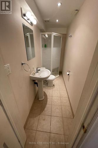 729 Thompson Road S, Milton, ON - Indoor Photo Showing Bathroom