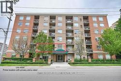 204 - 32 TANNERY STREET  Mississauga, ON L5M 6T6