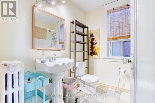579 Wilson Street, Hamilton, ON - Indoor Photo Showing Bathroom
