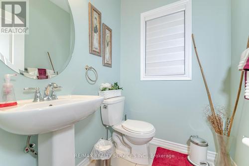 184 Hutchinson Drive, New Tecumseth, ON - Indoor Photo Showing Bathroom