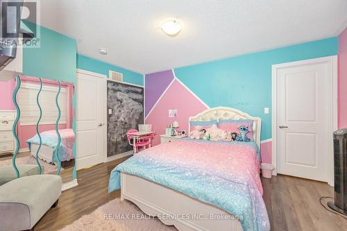184 Hutchinson Drive, New Tecumseth, ON - Indoor Photo Showing Bedroom