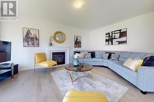 1623 Corsal Court, Innisfil, ON - Indoor Photo Showing Living Room With Fireplace