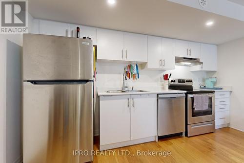 A - 26 Lookout Drive, Clarington, ON - Indoor Photo Showing Kitchen With Upgraded Kitchen