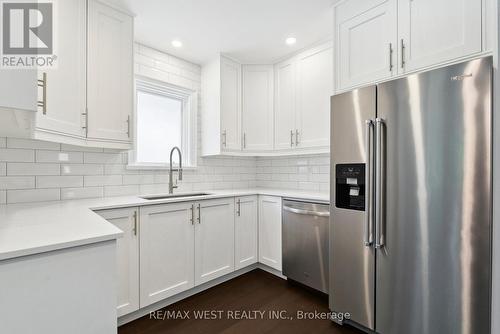 308 Donlin Avenue, Newmarket (Central Newmarket), ON - Indoor Photo Showing Kitchen With Upgraded Kitchen