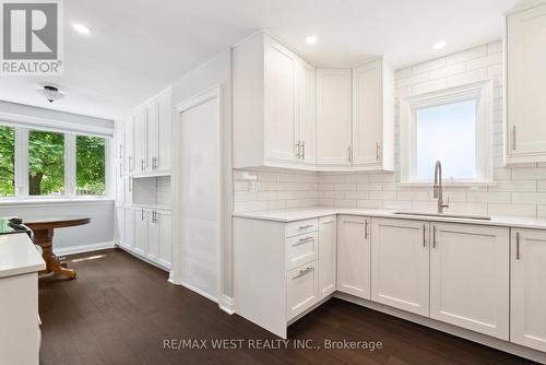 308 Donlin Avenue, Newmarket (Central Newmarket), ON - Indoor Photo Showing Kitchen