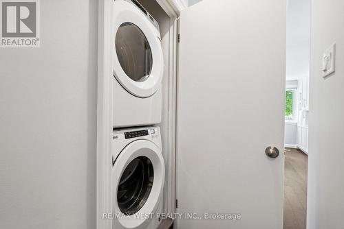 308 Donlin Avenue, Newmarket (Central Newmarket), ON - Indoor Photo Showing Laundry Room