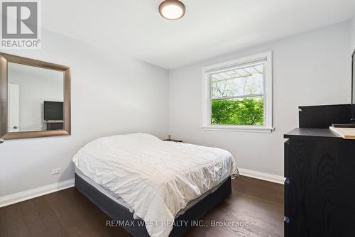 308 Donlin Avenue, Newmarket (Central Newmarket), ON - Indoor Photo Showing Bedroom