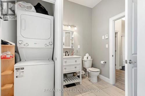 145 Pinnacle Street, Belleville, ON - Indoor Photo Showing Laundry Room