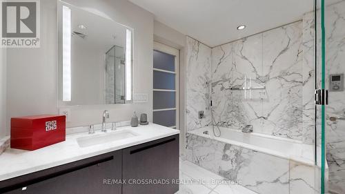 2803 - 180 University Avenue, Toronto (Bay Street Corridor), ON - Indoor Photo Showing Bathroom