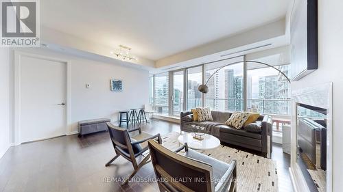 2803 - 180 University Avenue, Toronto (Bay Street Corridor), ON - Indoor Photo Showing Living Room