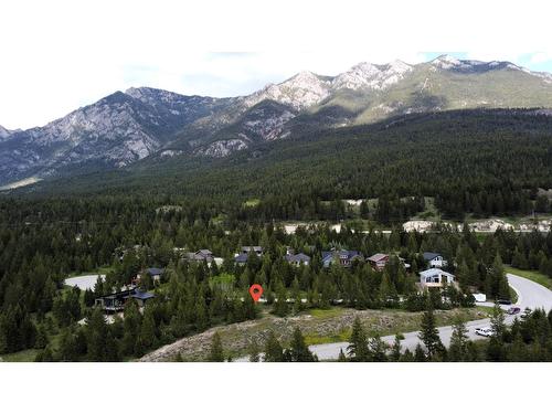 7065 White Tail Lane, Radium Hot Springs, BC 