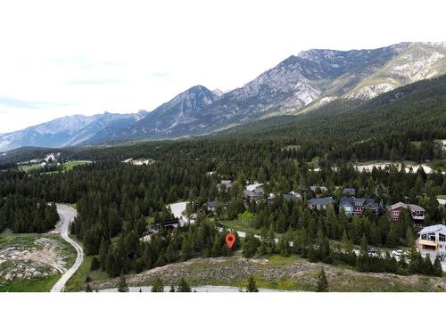 7065 White Tail Lane, Radium Hot Springs, BC 