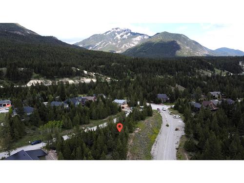 7065 White Tail Lane, Radium Hot Springs, BC 