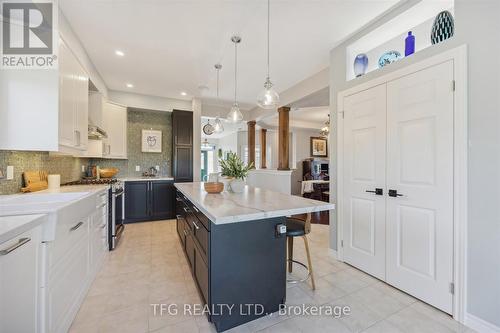 27 Charles Tilley Crescent, Clarington, ON - Indoor Photo Showing Kitchen With Upgraded Kitchen