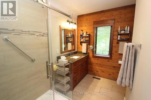 4 Reynolds Court, Kawartha Lakes, ON - Indoor Photo Showing Bathroom