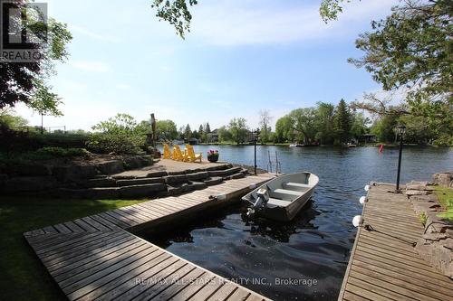 4 Reynolds Court, Kawartha Lakes, ON - Outdoor With Body Of Water