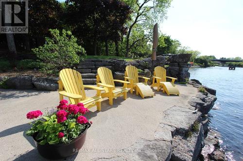 4 Reynolds Court, Kawartha Lakes, ON - Outdoor With Body Of Water