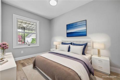 206 East 27Th Street, Hamilton, ON - Indoor Photo Showing Bedroom