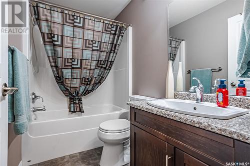 238 Sutter Place, Saskatoon, SK - Indoor Photo Showing Bathroom