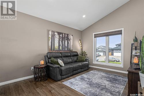 238 Sutter Place, Saskatoon, SK - Indoor Photo Showing Living Room