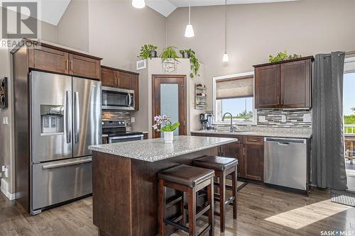 238 Sutter Place, Saskatoon, SK - Indoor Photo Showing Kitchen With Upgraded Kitchen