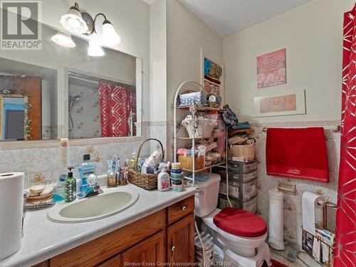 5929-39 Wyandotte, Windsor, ON - Indoor Photo Showing Bathroom