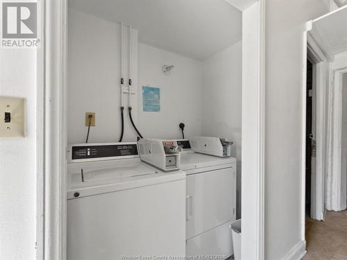 5929-39 Wyandotte, Windsor, ON - Indoor Photo Showing Laundry Room