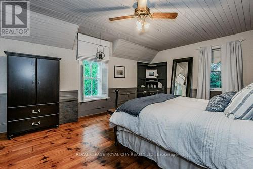 8292 Wilson Street, Guelph/Eramosa, ON - Indoor Photo Showing Bedroom