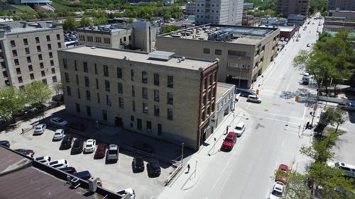 205 Fort St, Winnipeg, MB 