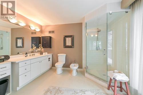 247 Harris Avenue, Richmond Hill, ON - Indoor Photo Showing Bathroom