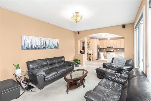 5952 Blue Spruce Avenue, Burlington, ON - Indoor Photo Showing Living Room